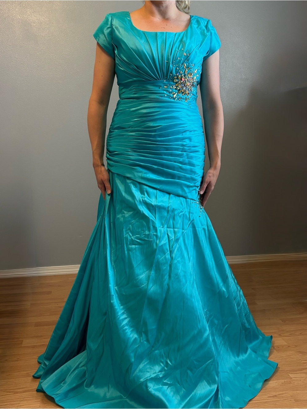 Night Moves Turquoise Embellished Ruched Evening Prom Gown Dress Wmn’s 14